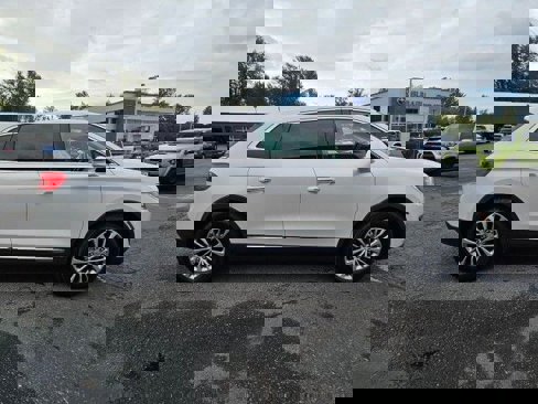 Used 2017 Lincoln MKX Select w/ Select Plus Package image 3