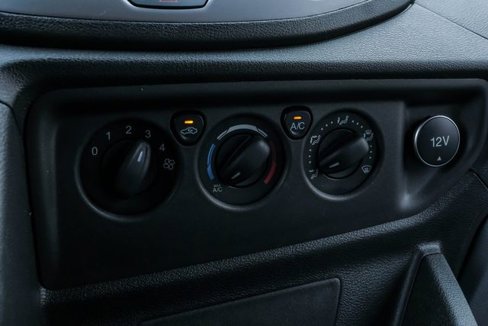 Used 2019 Ford Transit 150 XLT image 25