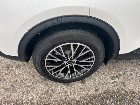 Used 2023 Ford Escape SE image 28