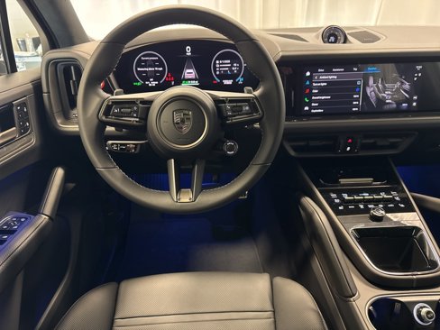 New 2025 Porsche Cayenne Turbo image 11