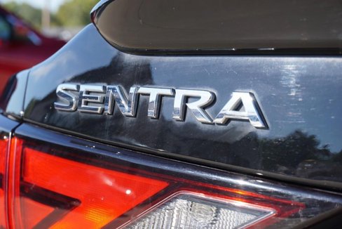 Used 2020 Nissan Sentra SR w/ Premium Package image 18