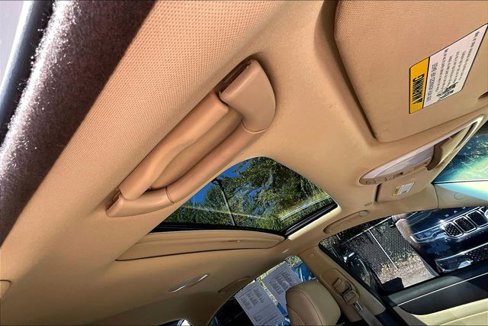 Used 2013 Hyundai Genesis 3.8 w/ Technology Pkg image 19