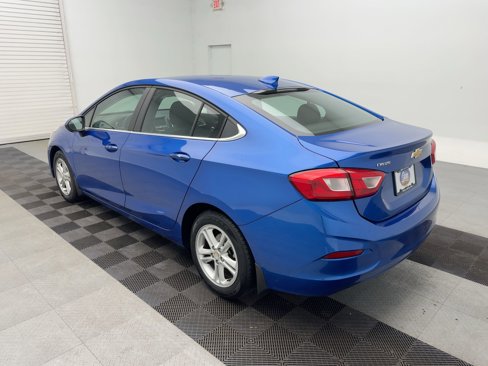 Used 2017 Chevrolet Cruze LT w/ Convenience Package image 3
