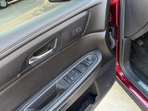 Used 2017 Chevrolet Traverse Premier image 29