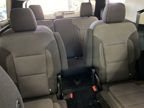 Used 2021 Chevrolet Traverse LT image 27