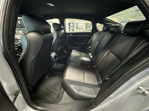 Used 2018 Honda Accord Sport image 14