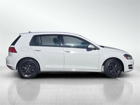 Used 2017 Volkswagen Golf S image 3
