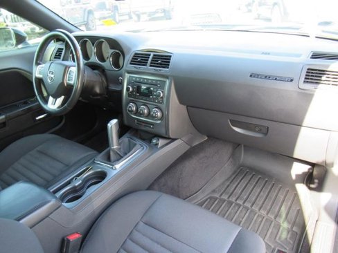 Used 2014 Dodge Challenger R/T image 11