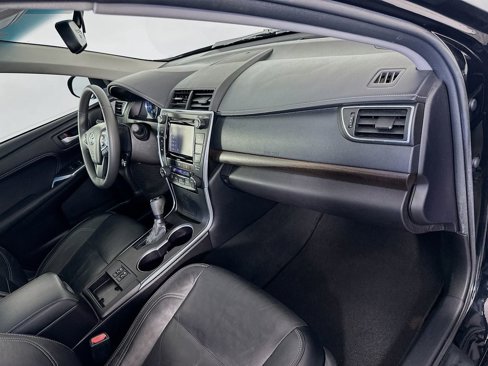 Used 2017 Toyota Camry XLE image 29