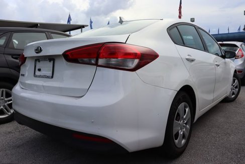 Used 2017 Kia Forte LX image 7