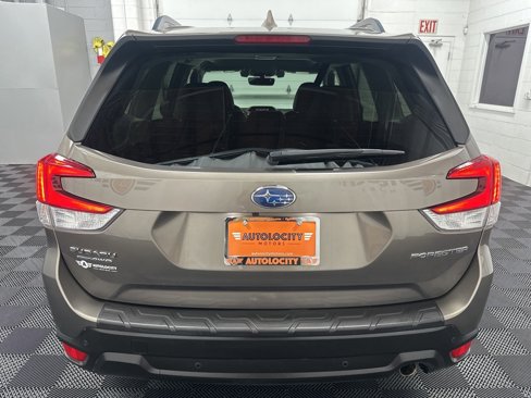 Used 2020 Subaru Forester Limited image 9