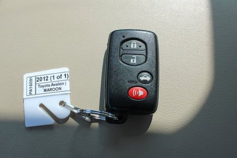 Used 2012 Toyota Avalon Limited image 36