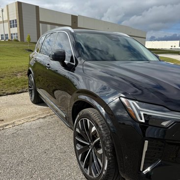 Used 2025 Volvo XC90 B6 Plus image 6