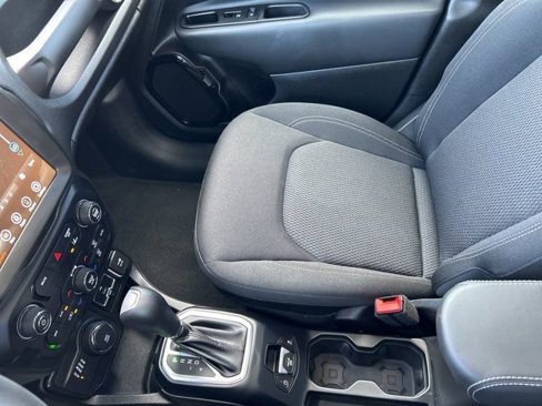 Used 2023 Jeep Renegade Altitude w/ Sun/Sound Group image 21