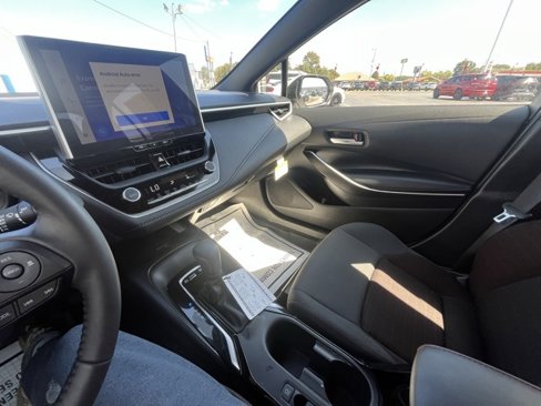 Used 2025 Toyota Corolla SE w/ SE Premium Package image 13