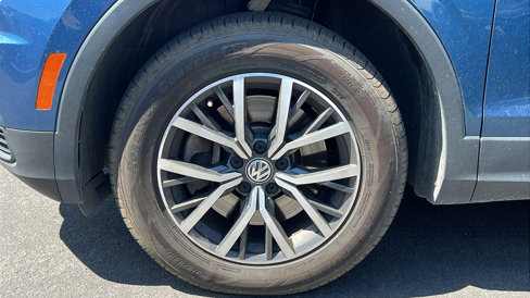Used 2020 Volkswagen Tiguan SE image 2