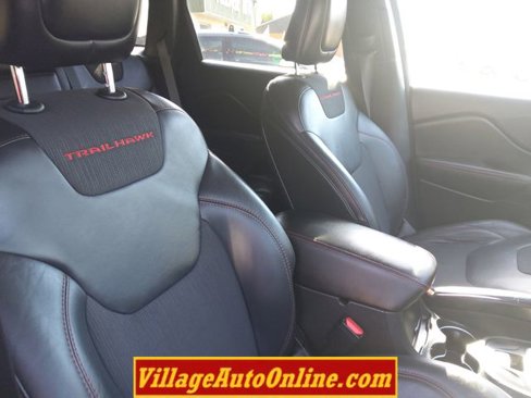 Used 2015 Jeep Cherokee Trailhawk w/ Comfort/Convenience Group image 29