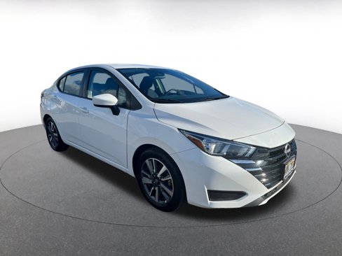 Used 2023 Nissan Versa SV image 1