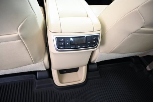 Used 2018 Toyota Highlander Limited Platinum image 28