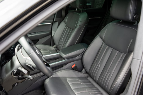 Used 2024 Audi Q8 e-tron Prestige w/ Prestige Package image 13