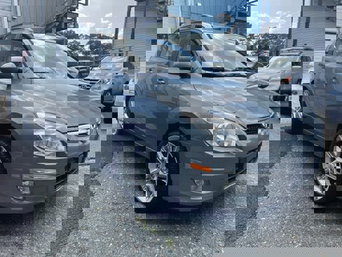 Used 2010 Hyundai Elantra GLS image 3