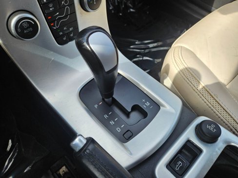 Used 2013 Volvo C70 T5 image 7