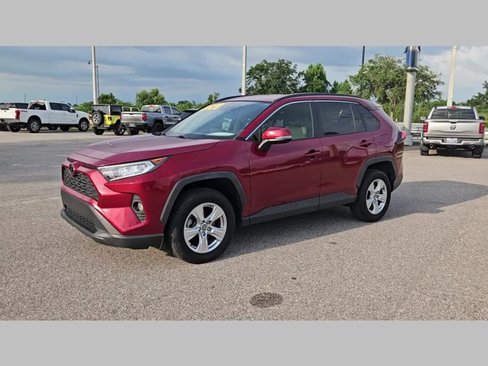 Used 2020 Toyota RAV4 XLE image 12