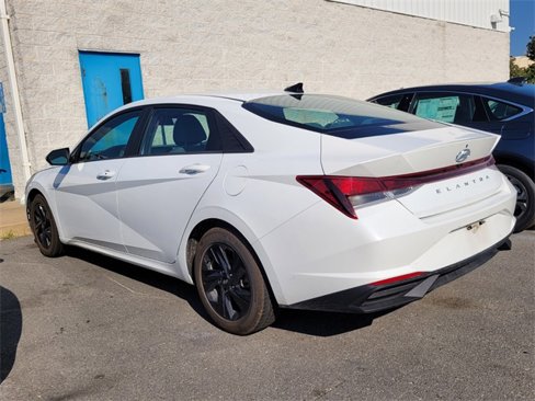 Used 2023 Hyundai Elantra SEL image 4