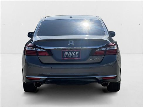 Used 2016 Honda Accord Touring image 6