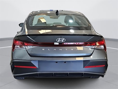 New 2025 Hyundai Elantra Sport image 6