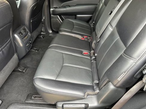 Used 2020 Nissan Pathfinder SL image 18