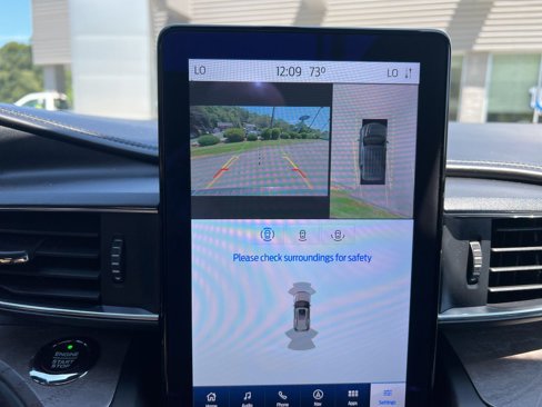 Used 2020 Ford Explorer Platinum w/ Premium Technology Package image 41