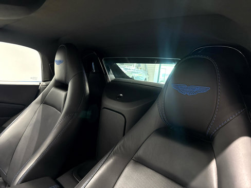 Used 2021 Aston Martin V8 Vantage Roadster image 25
