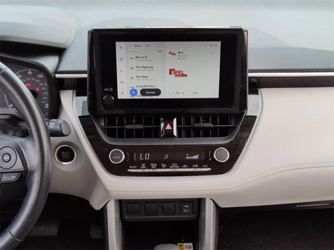 Used 2023 Toyota Corolla Cross LE image 28