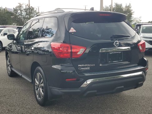 Used 2020 Nissan Pathfinder S image 4