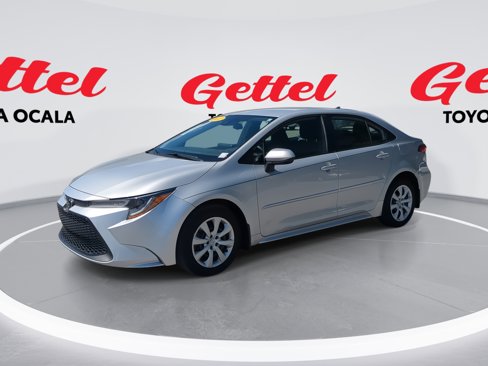 Used 2022 Toyota Corolla LE image 1