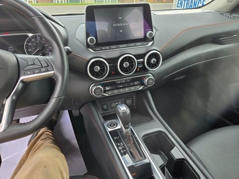 Used 2024 Nissan Sentra SR w/ SR Premium Package image 8