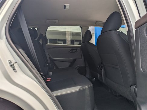 Used 2023 Nissan Rogue S image 14