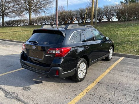 Used 2018 Subaru Outback 2.5i Premium image 3