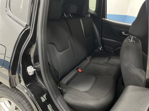 Used 2023 Jeep Renegade Latitude image 30