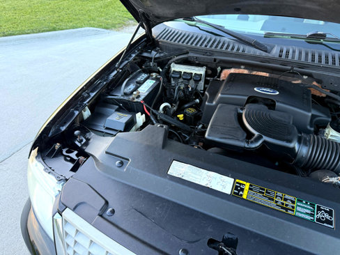 Used 2004 Ford Expedition Eddie Bauer image 17