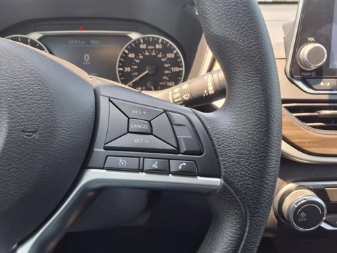 Used 2023 Nissan Altima 2.5 SV image 14