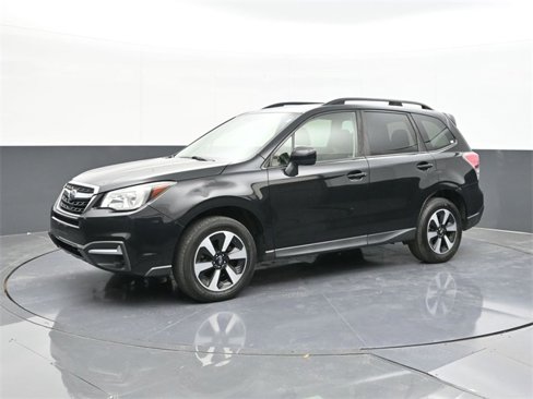 Used 2017 Subaru Forester 2.5i Premium w/ All-Weather Package image 4