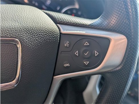 Used 2022 GMC Acadia SLE image 19