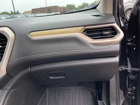 Used 2018 GMC Acadia Denali w/ Technology Package image 38