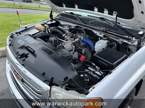 Used 2004 GMC Sierra 3500 SLE w/ Heavy-Duty Power Package image 14