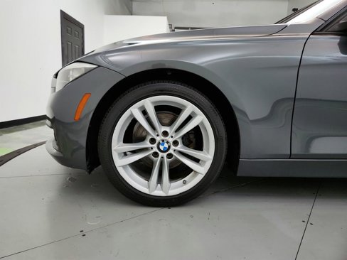 Used 2017 BMW 320i Sedan image 30