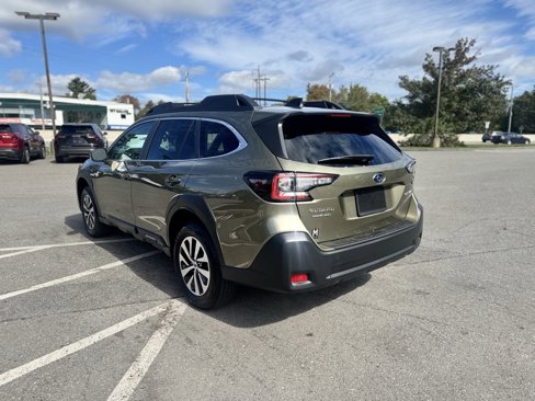 Used 2025 Subaru Outback Premium image 4