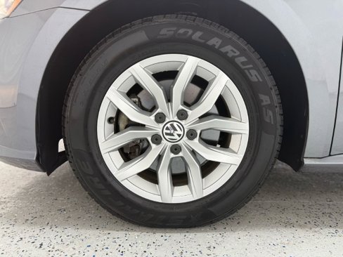 Used 2016 Volkswagen Passat 1.8T S image 27