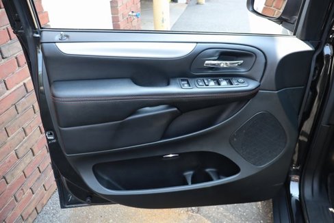 Used 2018 Dodge Grand Caravan GT image 7